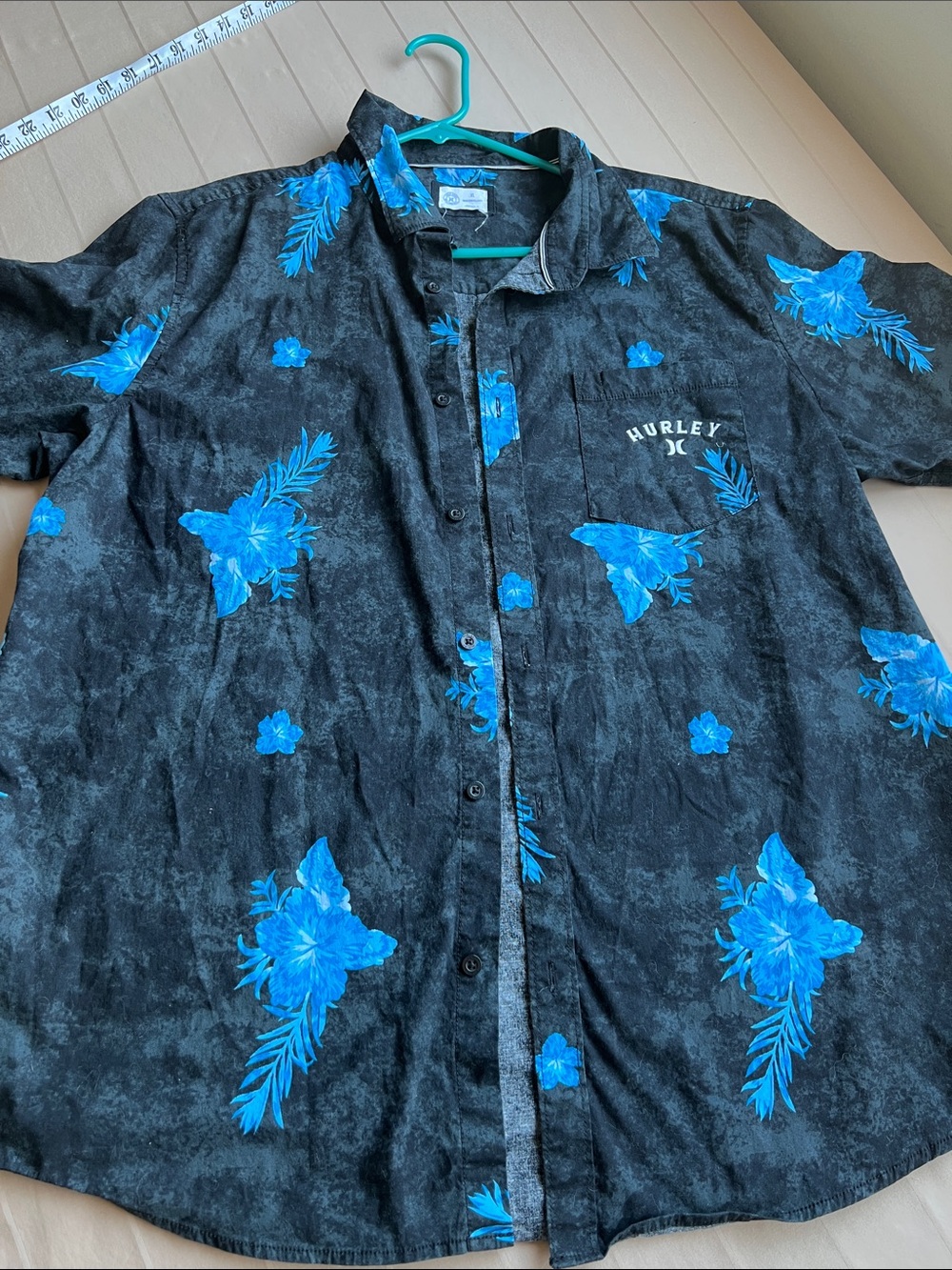 Hurley Hawaiian shirt men’s XL short sleeve cotton spandex blue black